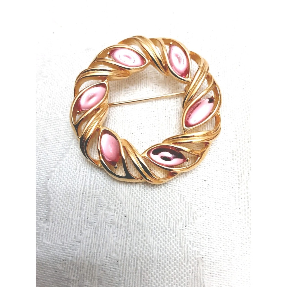 Trifari Brooch Wreath Gold tone Pink Cabochon